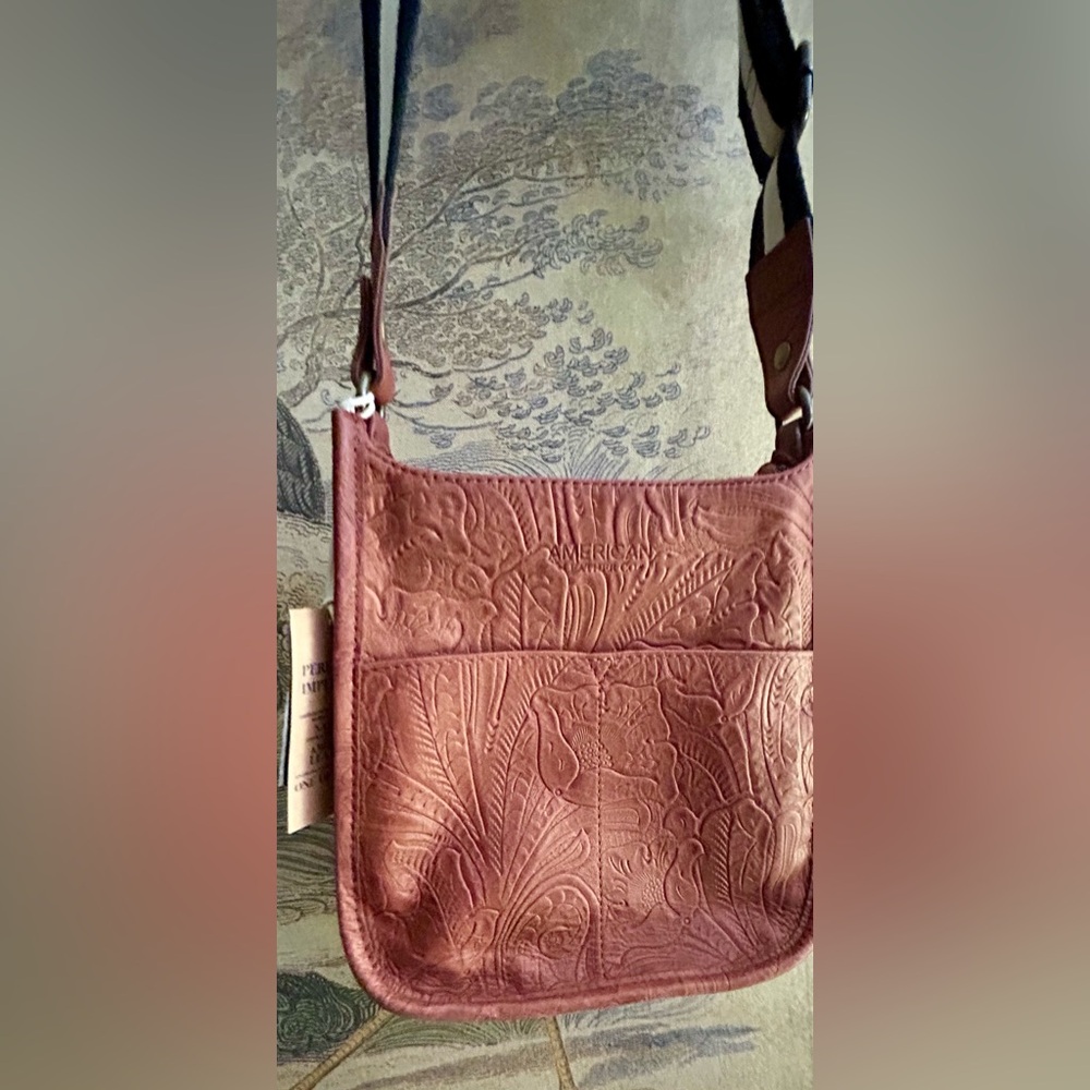 * New American Leather Co Artisan Tooled Crossbody Shoulder Bag *